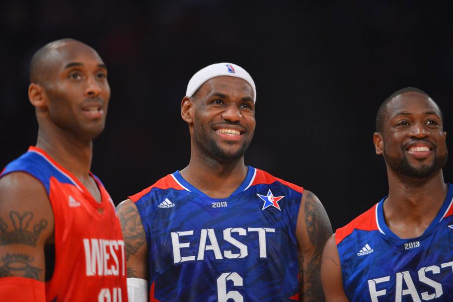 All Star Game 2013: al centro tra altri 2 mostri sacri della pallacanestro a stelle e strisce, Kobe Bryant e Dwayne Wade. (Nbae/Getty)